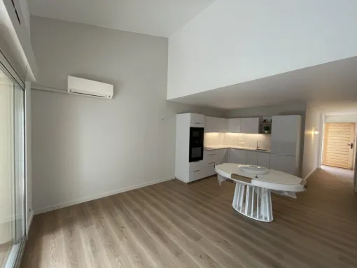 Mise en peinture d’un appartement à Sainte Maxime avec de très grosses fissures, Sainte-Maxime, EM Peinture & Décoration