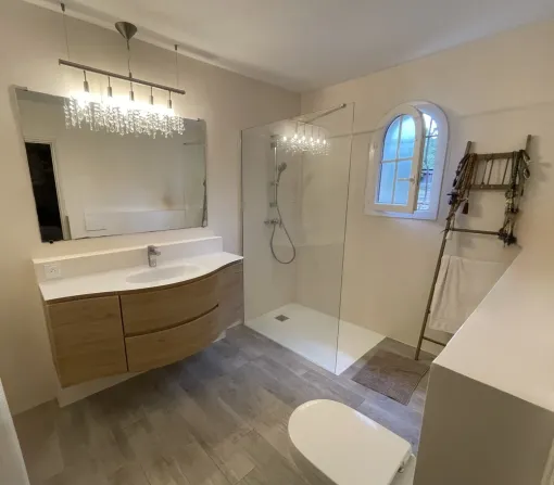 Rénovation complète d'une salle de bain au plan de la tour, Sainte-Maxime, EM Peinture & Décoration