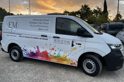 Notre nouveau camion décoré avec soin par David de Furne, Sainte-Maxime, EM Peinture & Décoration