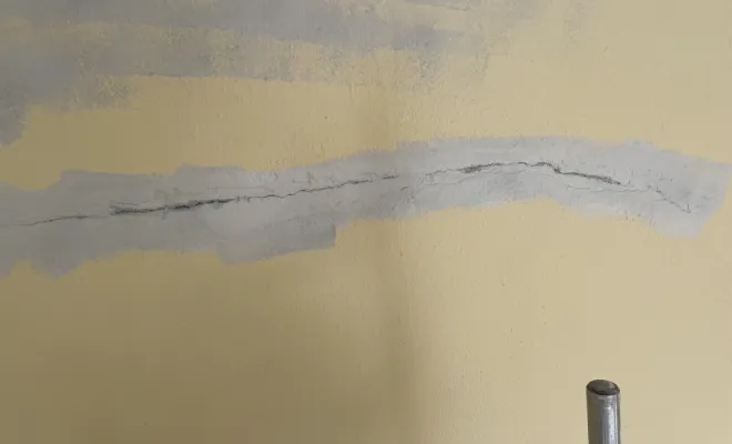 Réparation d’un dégât des eaux et lissage des murs et plafonds à Port Grimaud, Sainte-Maxime, EM Peinture & Décoration