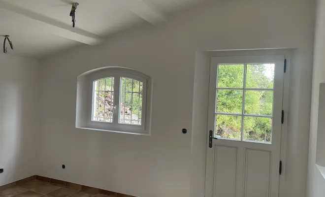 Travaux de mise en peinture à Carcès dans une dépendance neuve, Sainte-Maxime, EM Peinture & Décoration
