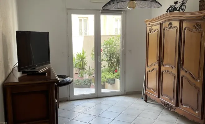 Travaux de mise en peinture dans un appartement à Sainte-Maxime, Sainte-Maxime, EM Peinture & Décoration