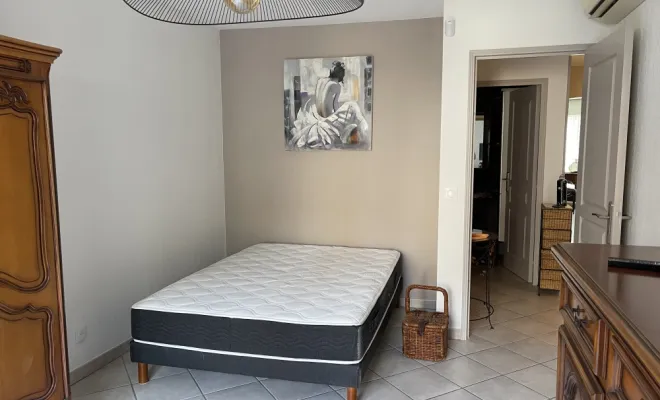 Travaux de mise en peinture dans un appartement à Sainte-Maxime, Sainte-Maxime, EM Peinture & Décoration