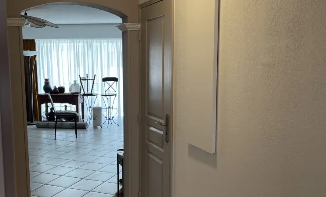Travaux de mise en peinture dans un appartement à Sainte-Maxime, Sainte-Maxime, EM Peinture & Décoration