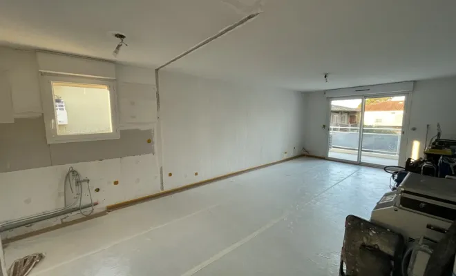 Chantier de mise en peinture dans un appartement à Saint-Raphaël, Sainte-Maxime, EM Peinture & Décoration