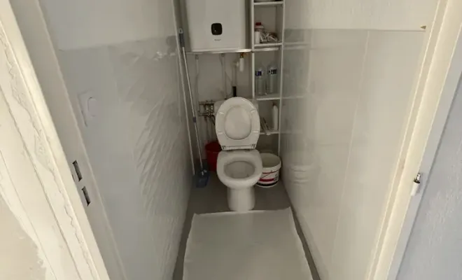 Chantier de mise en peinture dans un appartement à Saint-Raphaël, Sainte-Maxime, EM Peinture & Décoration