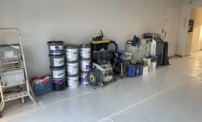 Chantier de mise en peinture dans un appartement à Saint-Raphaël, Sainte-Maxime, EM Peinture & Décoration