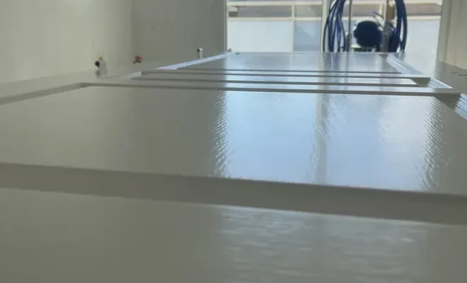 Chantier de mise en peinture dans un appartement à Saint-Raphaël, Sainte-Maxime, EM Peinture & Décoration