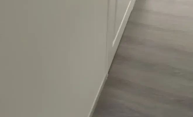 Chantier de mise en peinture dans un appartement à Saint-Raphaël, Sainte-Maxime, EM Peinture & Décoration