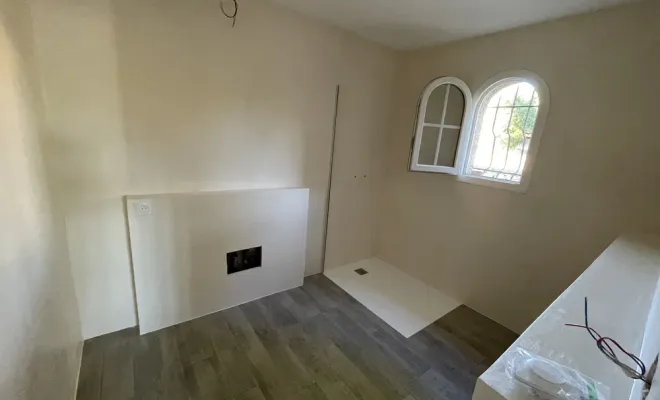 Rénovation complète d'une salle de bain au plan de la tour, Sainte-Maxime, EM Peinture & Décoration