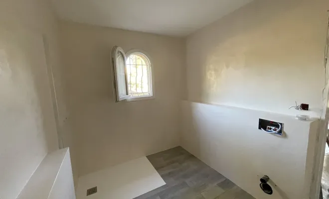 Rénovation complète d'une salle de bain au plan de la tour, Sainte-Maxime, EM Peinture & Décoration