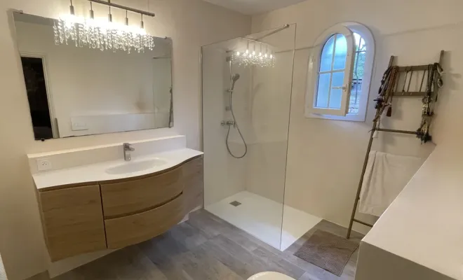 Rénovation complète d'une salle de bain au plan de la tour, Sainte-Maxime, EM Peinture & Décoration