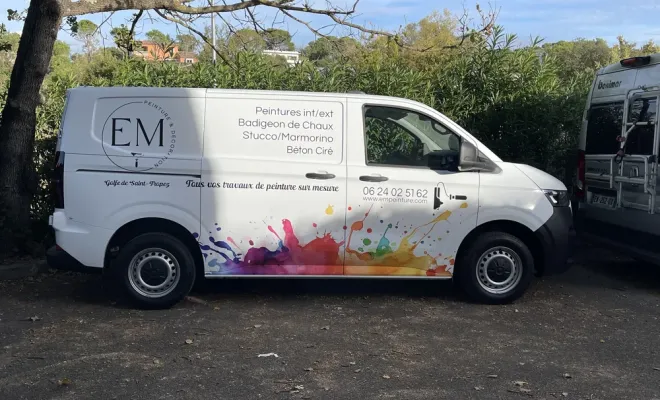 Notre nouveau camion décoré avec soin par David de Furne, Sainte-Maxime, EM Peinture & Décoration