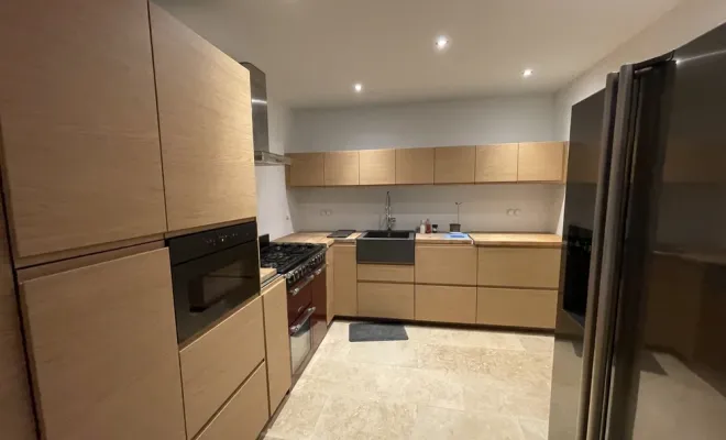 Mise en peinture d'une maison au plan de la tour, Sainte-Maxime, EM Peinture & Décoration