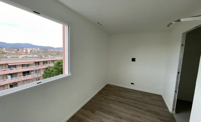 Travaux de peinture dans un appartement à Saint-Raphaël, Sainte-Maxime, EM Peinture & Décoration