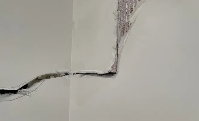 Réparation de fissures structurelles sur une villa d'exception à Grimaud, Sainte-Maxime, EM Peinture & Décoration