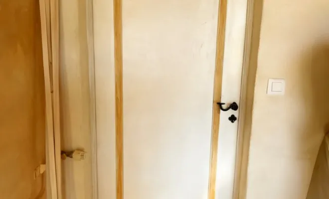 Rénovation de porte intérieure à Sainte-Maxime