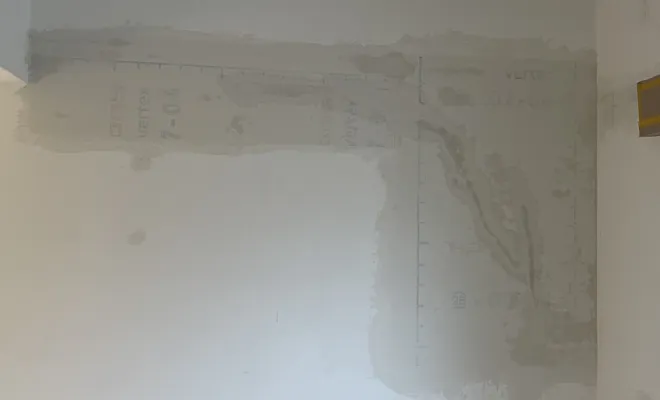 Mise en peinture d’un appartement à Sainte Maxime, réparation des fissures, peinture, mur et plafond et peinture des portes, Sainte-Maxime, EM Peinture & Décoration