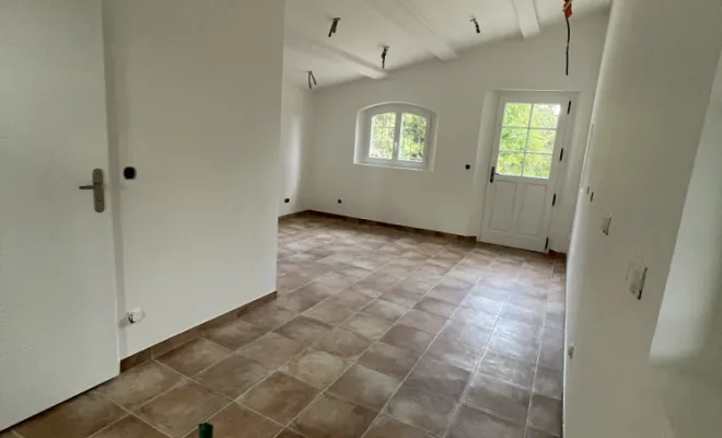 Lissage des murs et plafond à Carces suivi d’une finition à l’airless , Sainte-Maxime, EM Peinture & Décoration