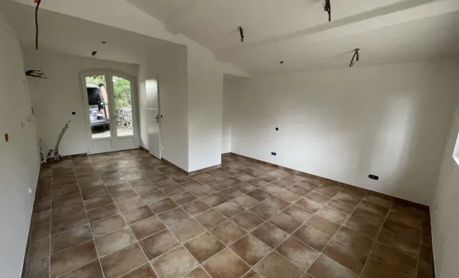 Lissage des murs et plafond à Carces suivi d’une finition à l’airless , Sainte-Maxime, EM Peinture & Décoration