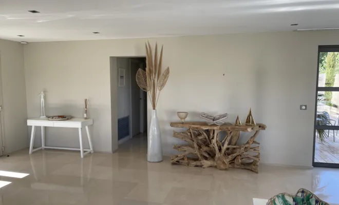 Clap de fin de Cette belle Villa à Grimaud , Sainte-Maxime, EM Peinture & Décoration